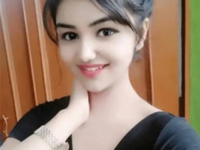 Girls have fun at night in&nbsp;Islamabad